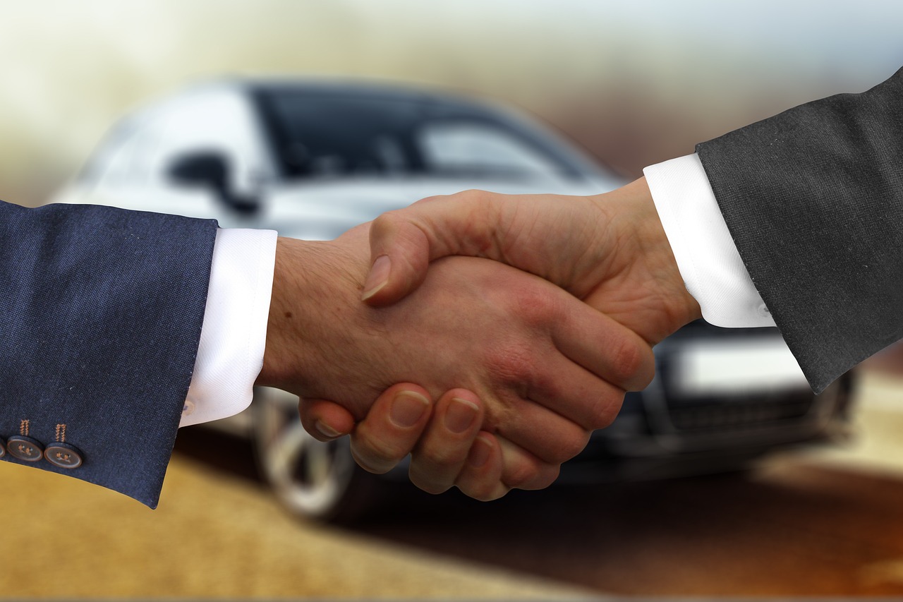 handshake, autokaufmann, automobile, to buy, contract, buyer, dealer, car dealer, shaking hands, company, financial world, finance, federation, alliance, teamwork, collaboration, modern, men's suit, dealer, car dealer, car dealer, car dealer, car dealer, car dealer